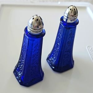 Salt and Pepper Set Depression Glass Mayfair Reproduction